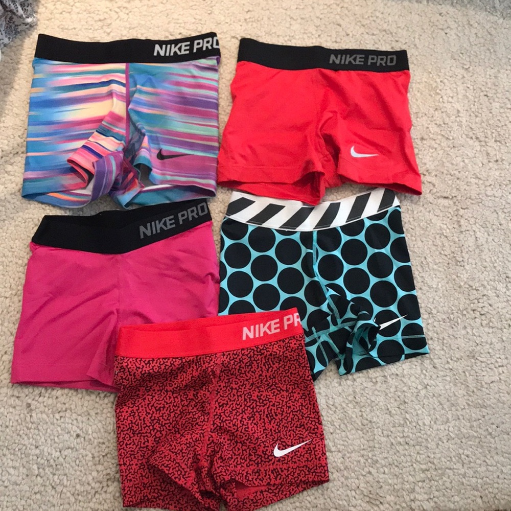 5 Nike Pros! Never worn!